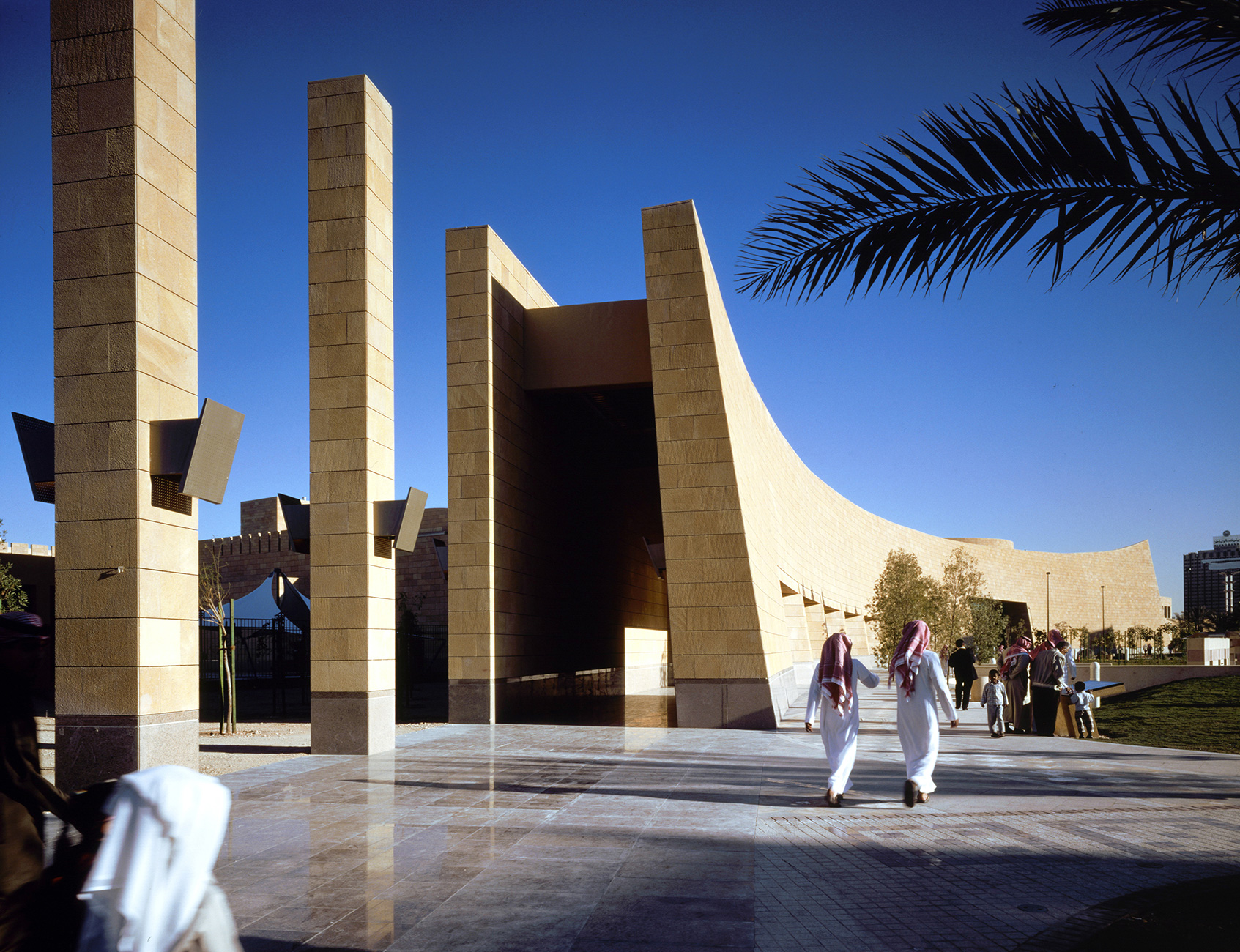 Raymond Moriyama Teshima architect architecture building design Saudi Arabia National Museum history culture cultural centre Middle East