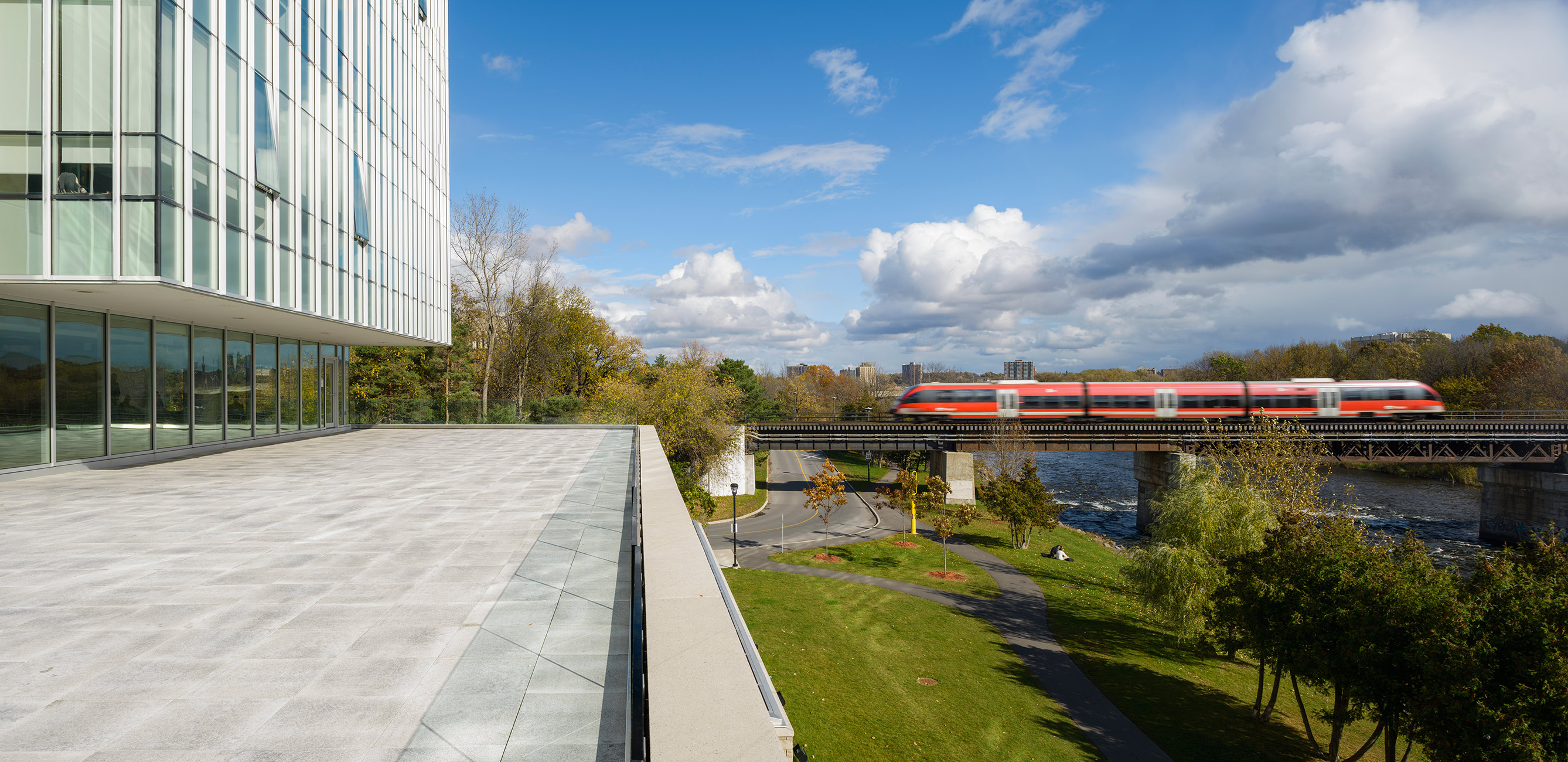 Richcraft Hall, Carleton University - Moriyama & Teshima Architects