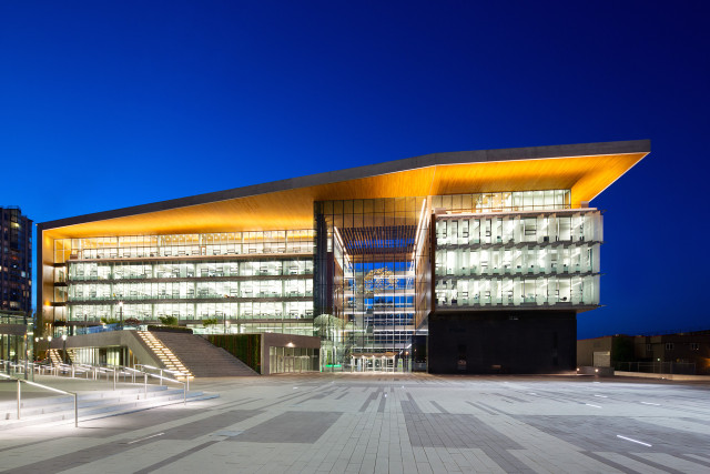 Surrey Civic Centre Moriyama Teshima Architects